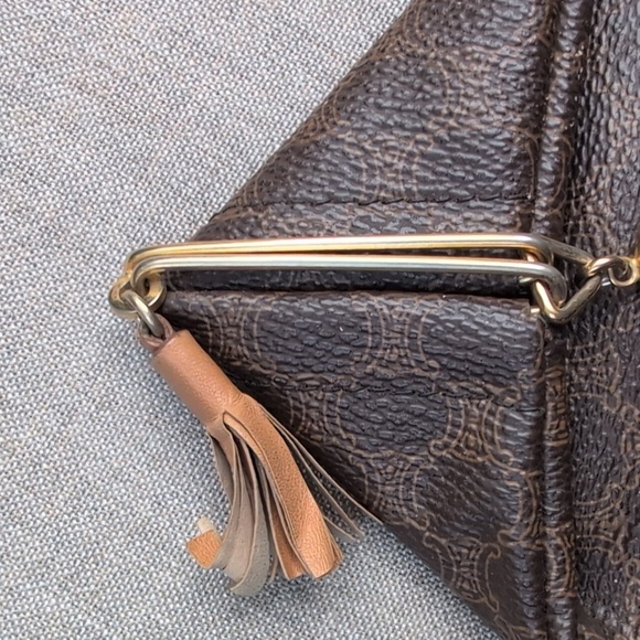 Vintage Celine Macadam Triangular Brown Leather Coin Purse - Picture 4 of 10